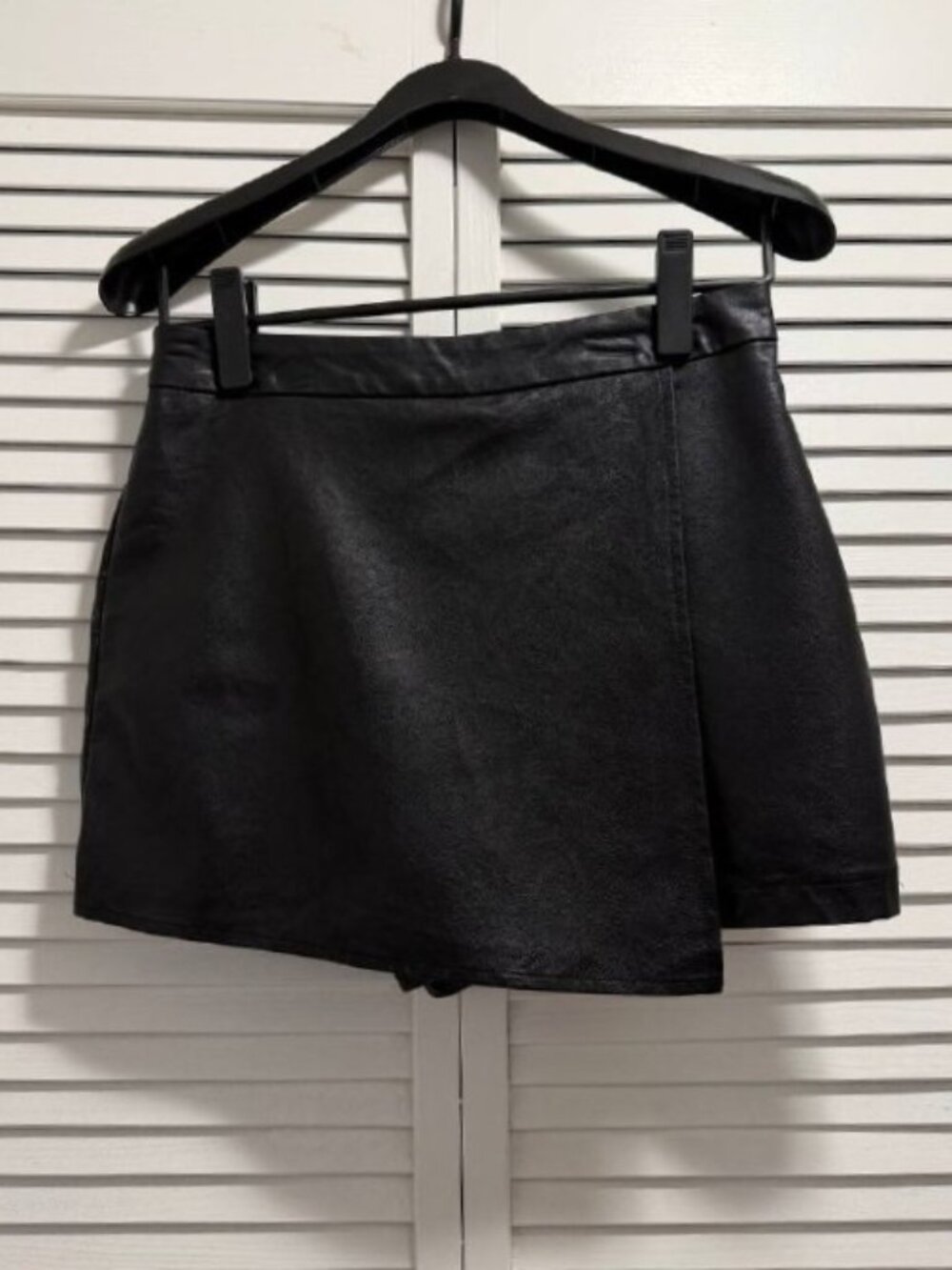 Iris Faux Leather Black Mini Skort Women’s L Wrap Skirt Shorts Lined 30 Waist